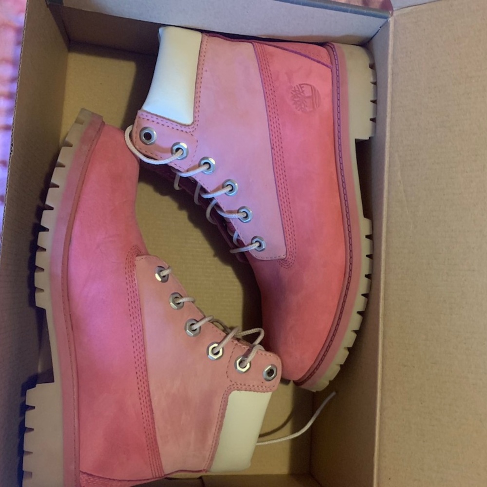 Timberland Boots no box in nice bag!